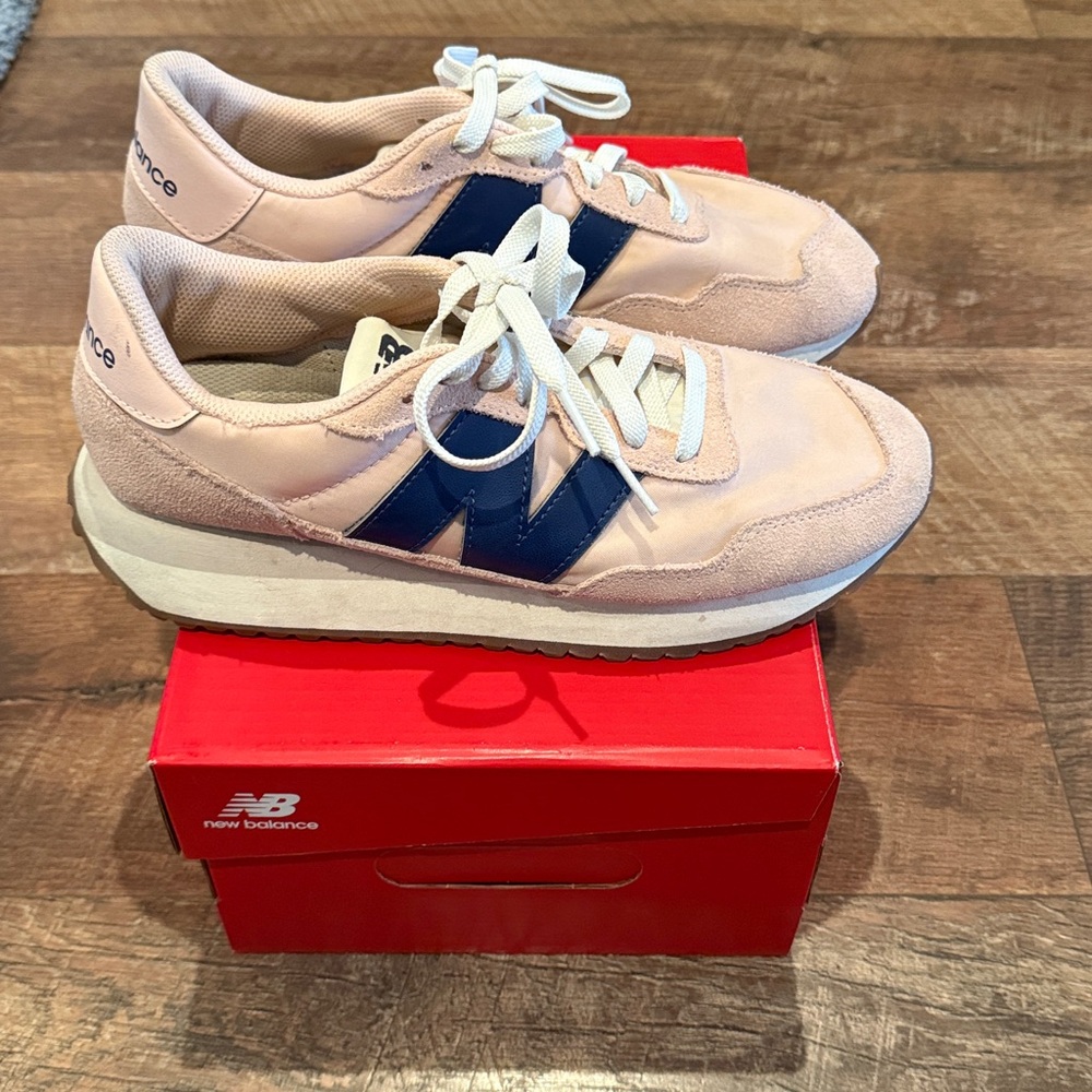 WOMENS NEW BALANCE 237 SNEAKER EUC SIZE 9 - Picture 2 of 7